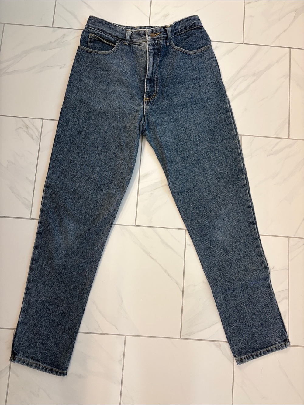 VTG Guess  32 high rise tapered jeans-NEW